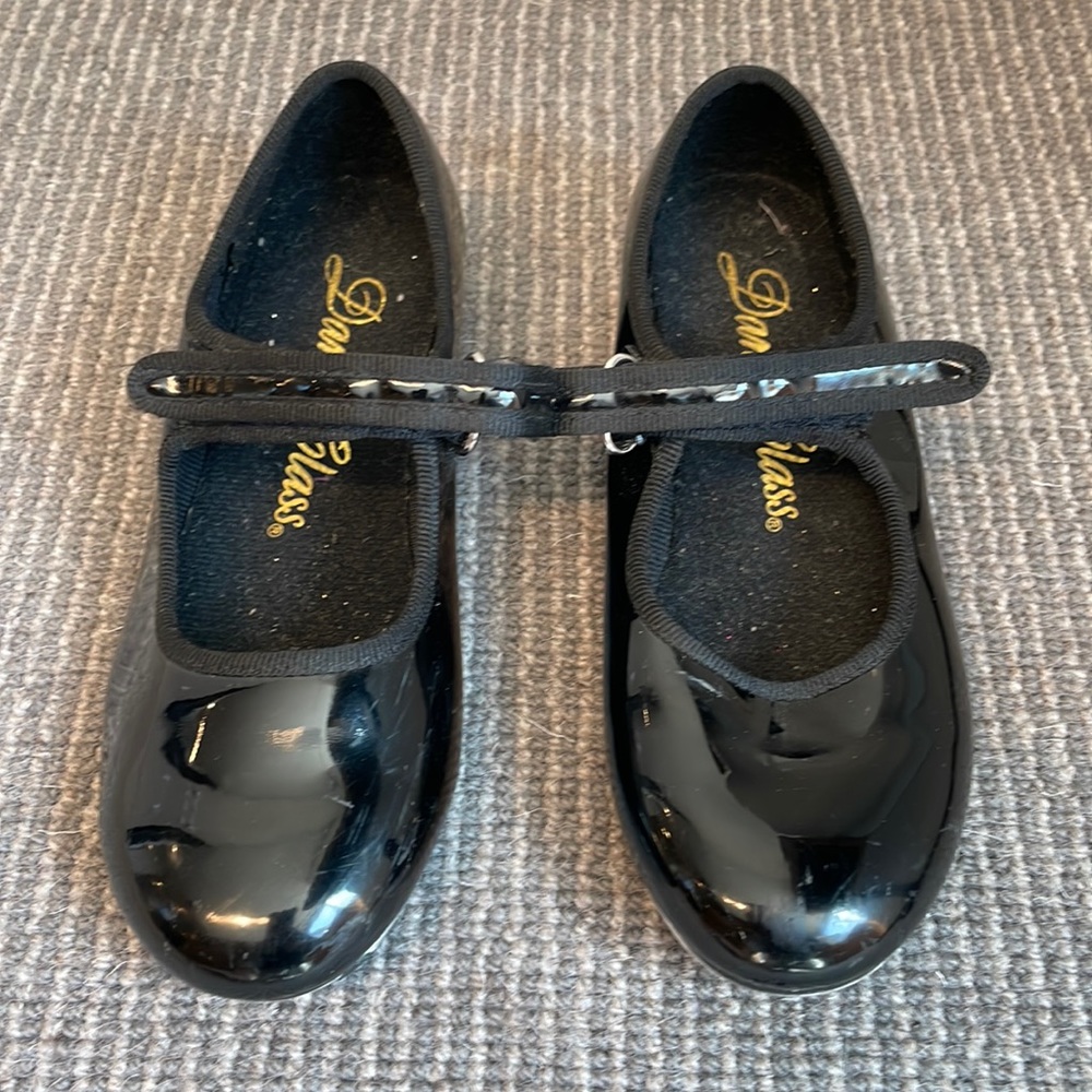Child tap shoes with Velcro straps